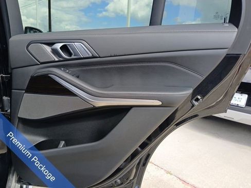 Used 2025 BMW X5 xDrive50e image 12