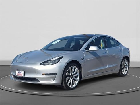 Used 2018 Tesla Model 3 Long Range image 1