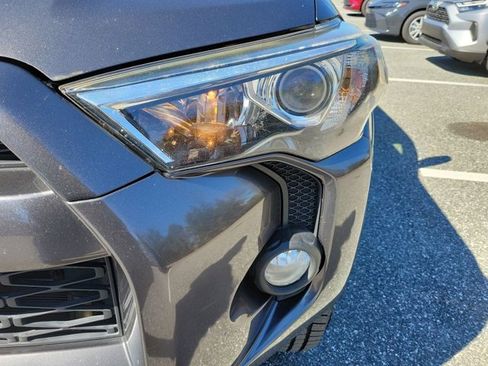 Used 2016 Toyota 4Runner SR5 Premium image 16