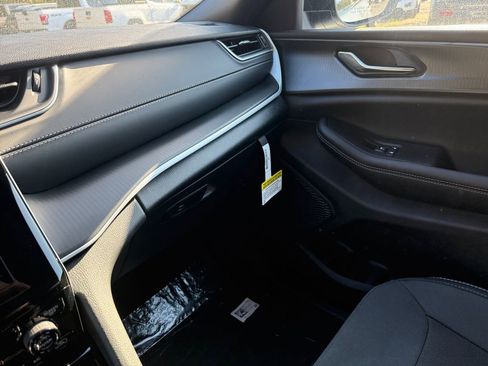 New 2025 Jeep Grand Cherokee Laredo RWD image 24