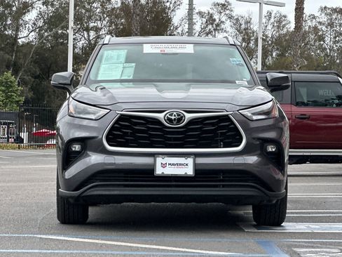 Used 2024 Toyota Highlander XLE FWD image 7