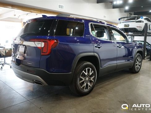 Used 2023 GMC Acadia SLE w/ Infotainment Package AWD/4WD image 4