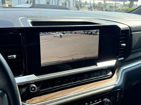 Used 2023 Chevrolet Silverado 1500 LT Trail Boss w/ Convenience Package II image 17