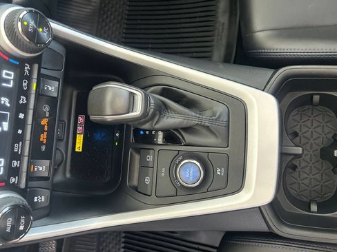 Used 2025 Toyota RAV4 XSE w/ Advanced Technology Package AWD/4WD image 27
