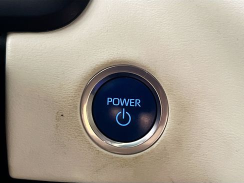 Used 2024 Toyota Sequoia Capstone AWD/4WD image 23