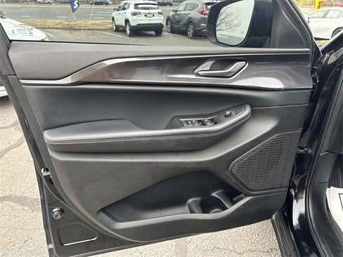 Certified 2023 Jeep Grand Cherokee Laredo image 14