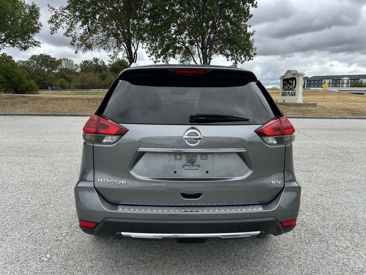 Used 2019 Nissan Rogue SV w/ Premium Package FWD image 11