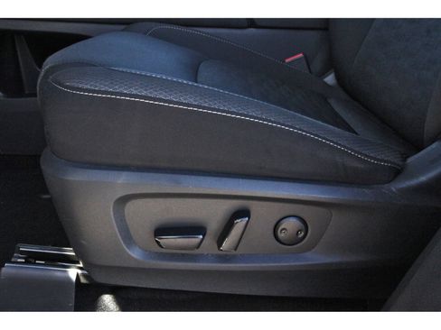 Certified 2025 Nissan Pathfinder SV FWD image 29