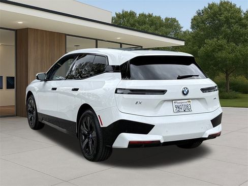 Used 2025 BMW iX xDrive50 image 8