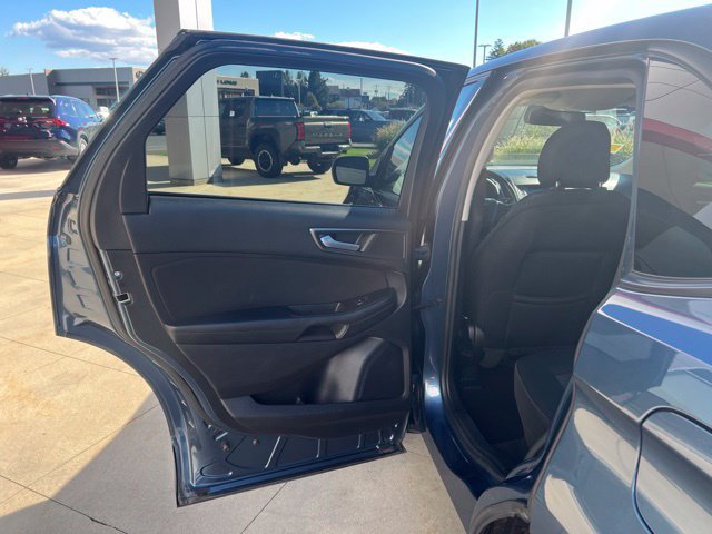 Used 2019 Ford Edge SE FWD image 27