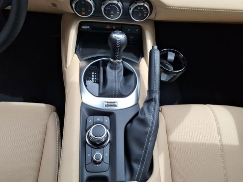 New 2026 MAZDA MX-5 Miata RF Grand Touring w/ Appearance Package RWD image 24