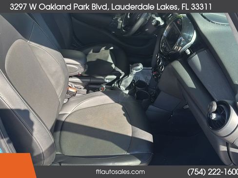 Used 2015 MINI Cooper 4-Door Hardtop image 40