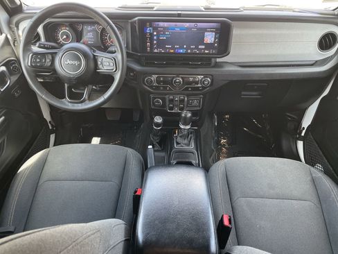 Used 2024 Jeep Wrangler Unlimited Sport AWD/4WD image 12