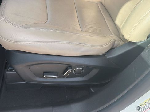 Used 2020 Ford Explorer Limited RWD image 12