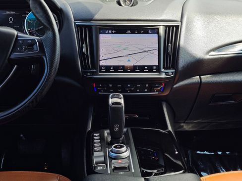 Used 2022 Maserati Levante GT image 27