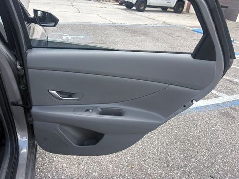 Used 2023 Hyundai Elantra SEL FWD image 15