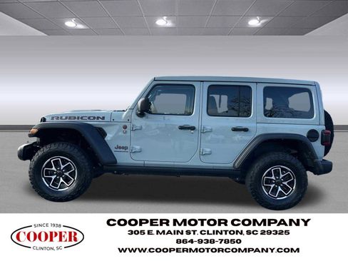 Used 2024 Jeep Wrangler Unlimited Rubicon w/ Technology Group image 4
