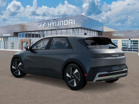 New 2026 Hyundai Ioniq 5 SEL image 5