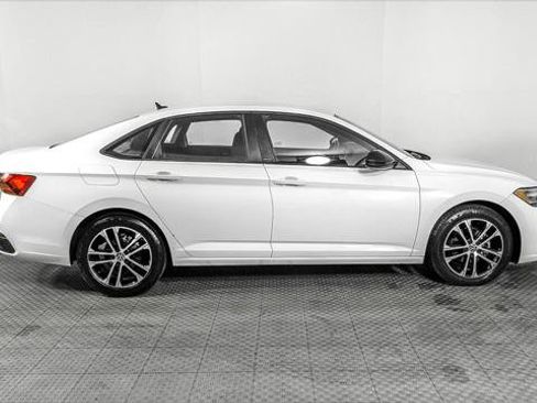 Used 2024 Volkswagen Jetta Sport FWD image 9