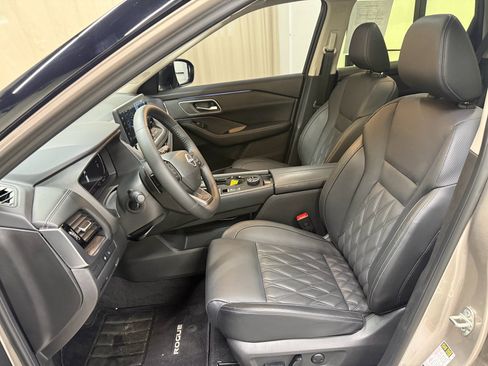 Used 2026 Nissan Rogue Platinum w/ Platinum Premium Package AWD/4WD image 27
