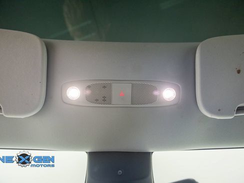 Used 2022 Tesla Model Y Long Range AWD/4WD image 17