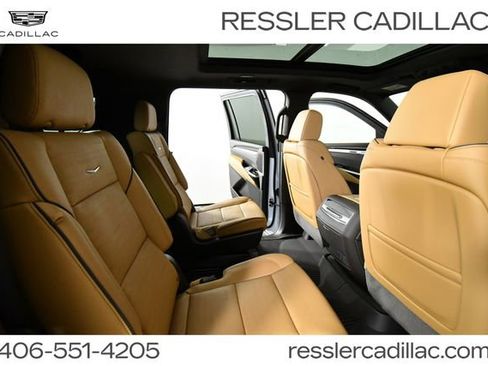 Used 2022 Cadillac Escalade Premium Luxury image 15