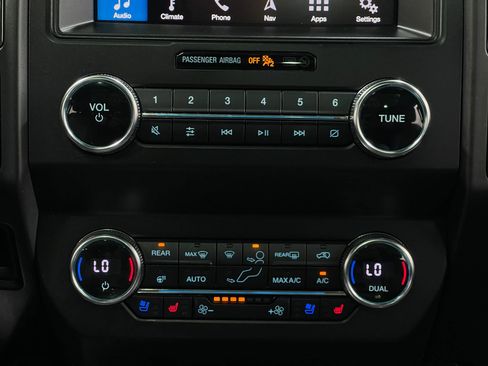 Used 2019 Ford Expedition Limited w/ Equipment Group 302A AWD/4WD image 25