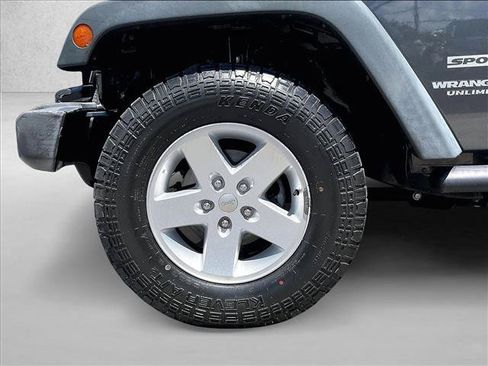 Used 2017 Jeep Wrangler Unlimited Sport w/ Quick Order Package 24S AWD/4WD image 10