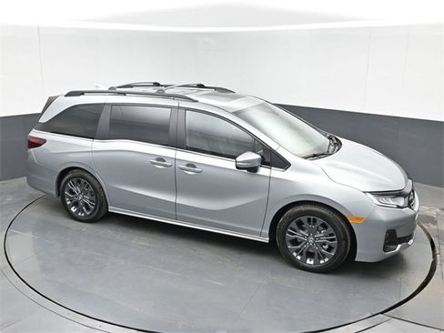 New 2026 Honda Odyssey Touring image 1