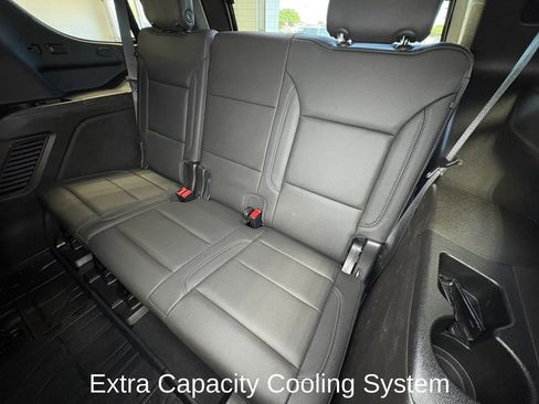 Used 2021 Chevrolet Tahoe Z71 w/ Luxury Package AWD/4WD image 22