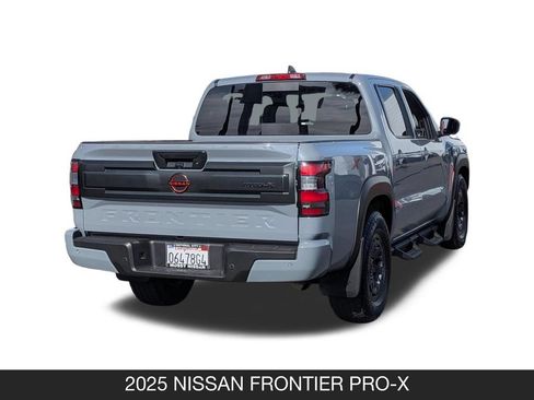 Used 2025 Nissan Frontier Pro-X RWD image 8