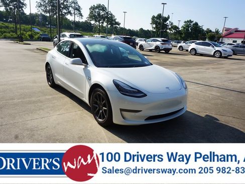 Used 2020 Tesla Model 3 Standard Range Plus RWD image 1