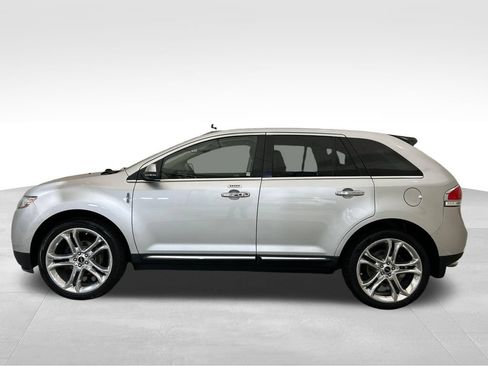 Used 2014 Lincoln MKX FWD w/ Equipment Group 102A image 2