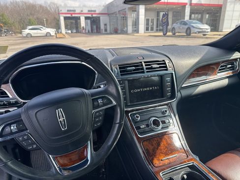 Used 2017 Lincoln Continental Reserve w/ Technology Package image 8
