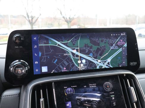 Used 2025 Lexus LX 700h Overtrail image 25