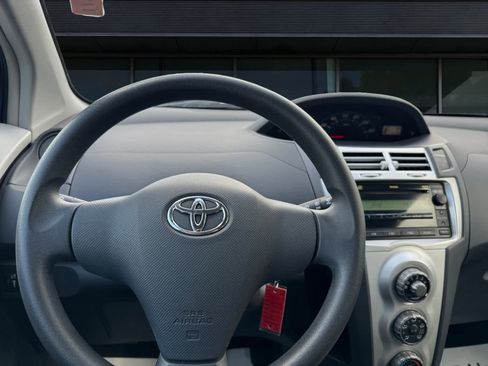 Used 2008 Toyota Yaris 2-Door Hatchback FWD image 3