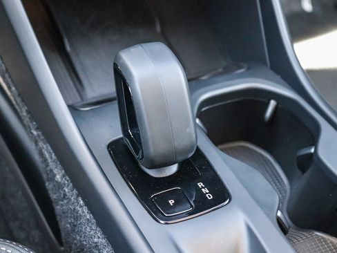 Certified 2026 Volvo XC40 B4 Core FWD image 25