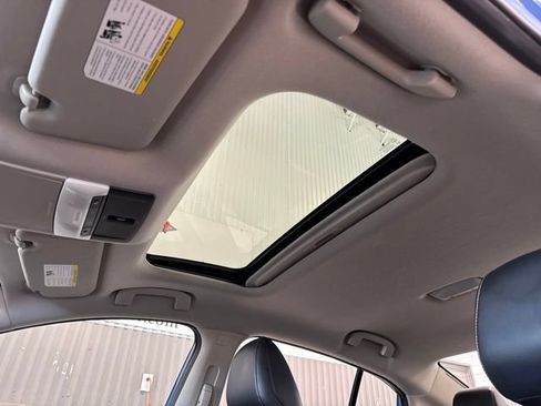Certified 2020 Nissan Sentra SR w/ Premium Package FWD image 29