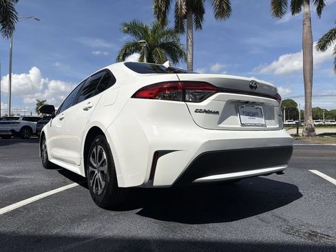 Used 2022 Toyota Corolla LE FWD image 18