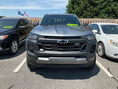 Used 2025 Chevrolet Colorado Trail Boss AWD/4WD image 2