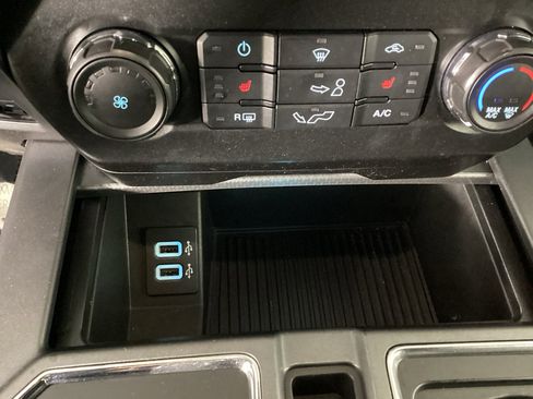 Used 2017 Ford F150 XLT w/ Equipment Group 302A Luxury AWD/4WD image 26