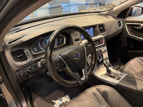 Used 2018 Volvo S60 T5 Dynamic w/ Vision Package image 26