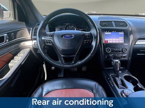 Used 2019 Ford Explorer XLT w/ Equipment Group 202A AWD/4WD image 11