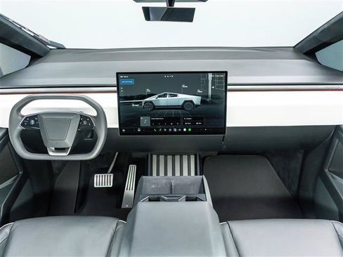 Used 2024 Tesla Cybertruck AWD Crew Cab image 18