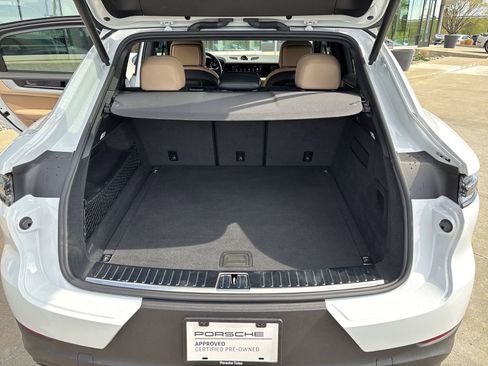 Certified 2024 Porsche Cayenne Coupe image 25