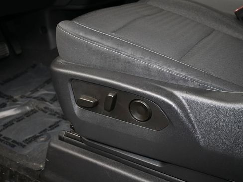 Used 2023 Chevrolet Silverado 1500 Custom image 12