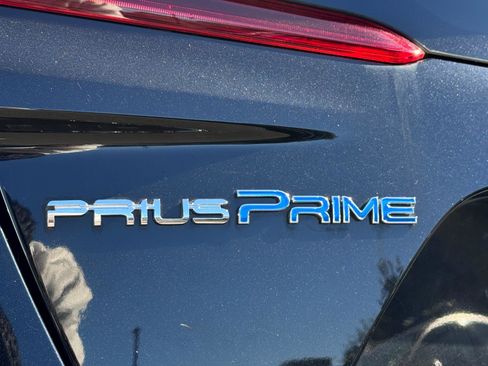 Used 2021 Toyota Prius Prime LE image 7
