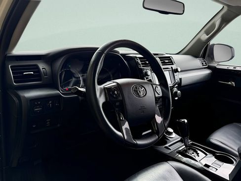 Used 2019 Toyota 4Runner Limited AWD/4WD image 9
