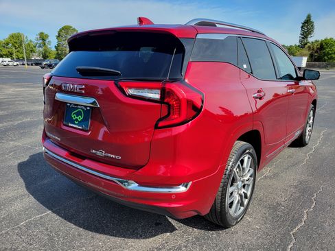 Used 2024 GMC Terrain Denali w/ Denali Premium Package AWD/4WD image 5
