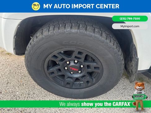 Used 2019 Toyota 4Runner TRD Off-Road Premium AWD/4WD image 6
